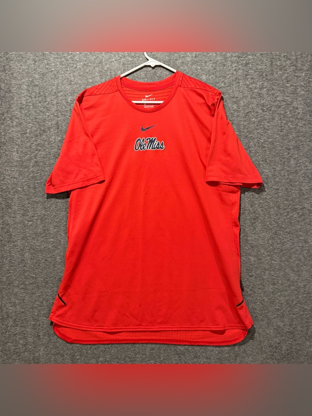 Ole Miss Nike Tee Mens Large Dri Fit Red On Field Performance Shirt Nice!